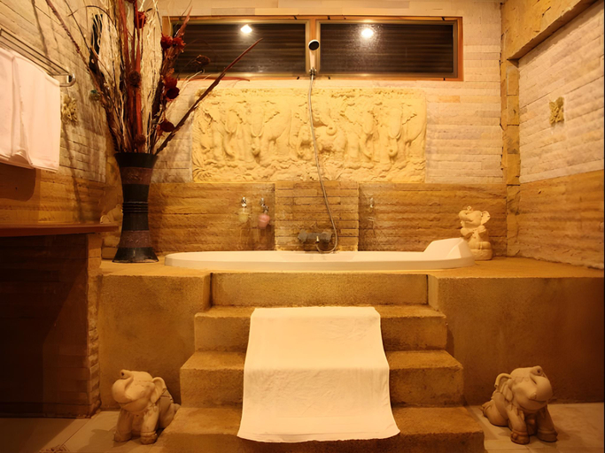 Bathroom 4, Chuan Thanapanya Resort, Sawang Daen Din