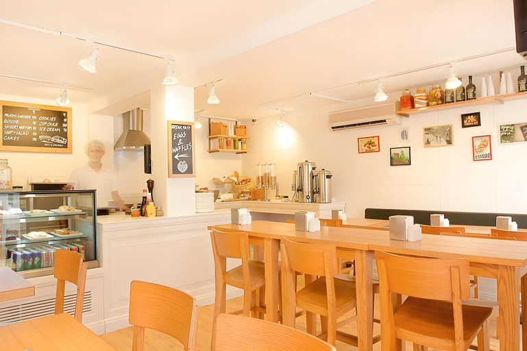 Food & Drinks 5, bloomrooms @ Link Road, Delhi