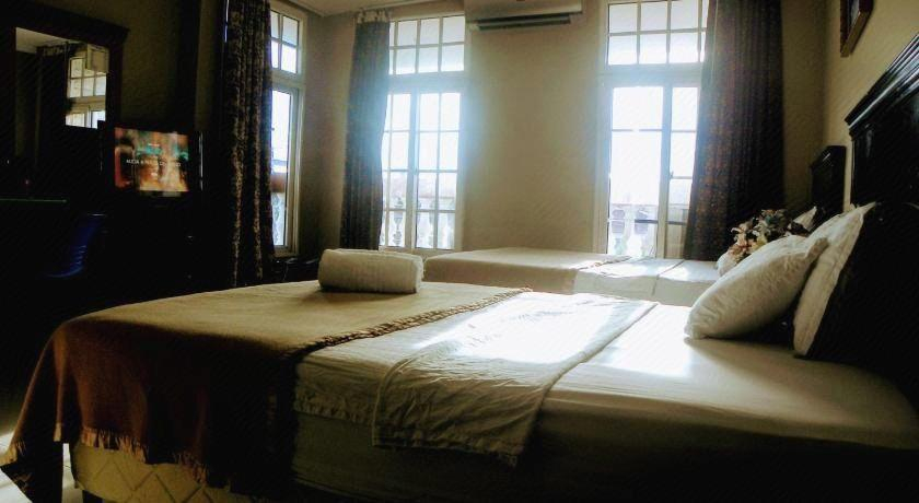 Bedroom 2, Meryland Hotel, Colón
