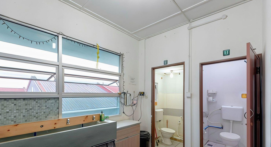 Bathroom 4, Island Backpackers , Semporna