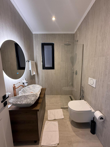 Bathroom 3, Bujtina Ajazi, Kavajës