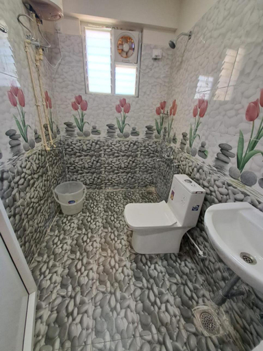 Bathroom 3, Labony House, Dindigul