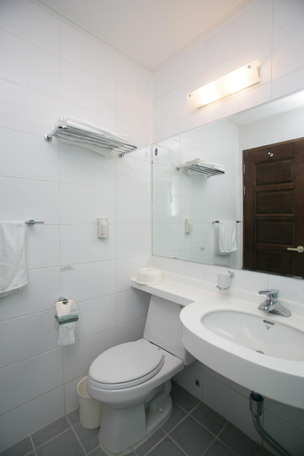 Bathroom 3, Daea Ulleung Resort, Ulleung