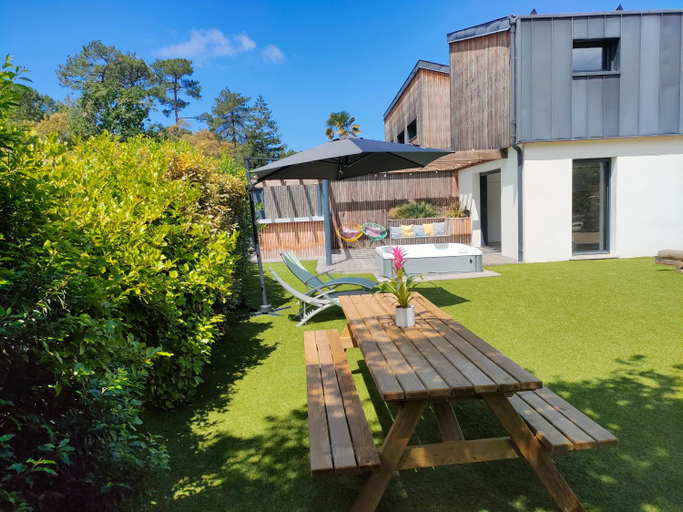 Exterior & Views 1, La VILLA OCEAN AVEC SPA et PISCINE - Les GITES DE CAMPARAN, Landes