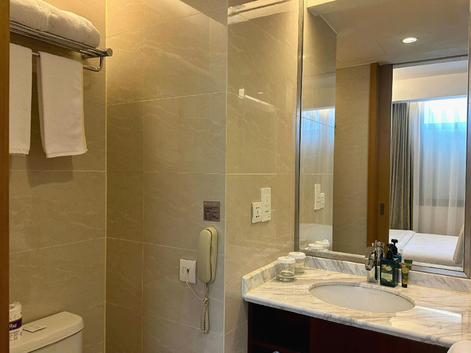 Bathroom 3, Jinjiang Metropolo Shanghai Minhang, Shanghai