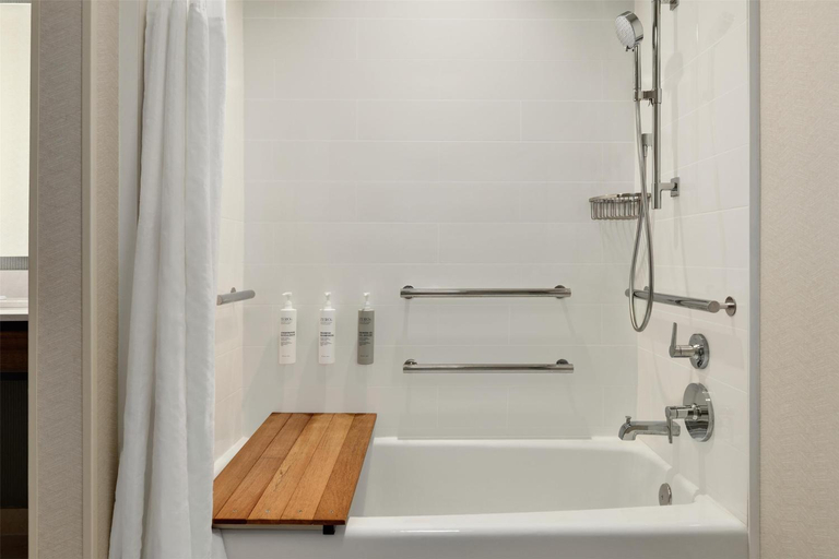 Bathroom 4, Hilton Garden Inn Riverhead, Suffolk