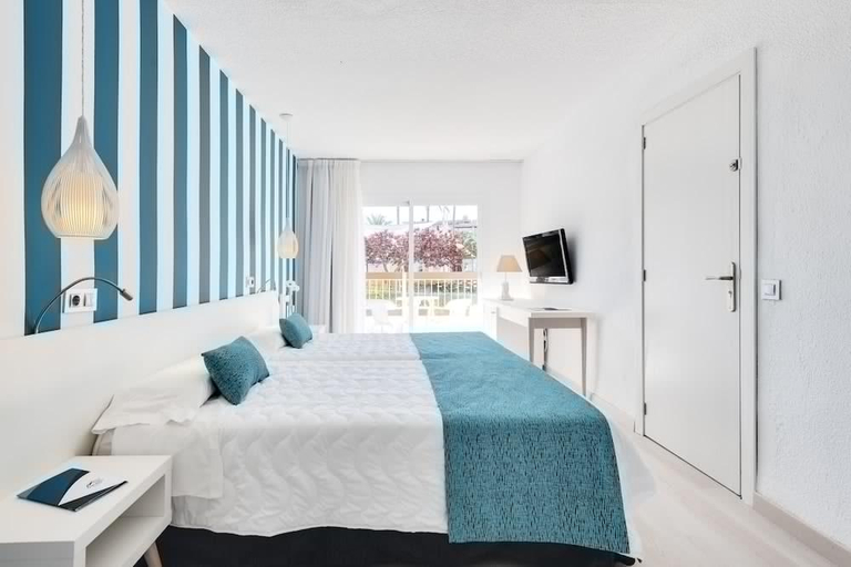 Bedroom 3, Alcudia Garden Aparthotel, Baleares
