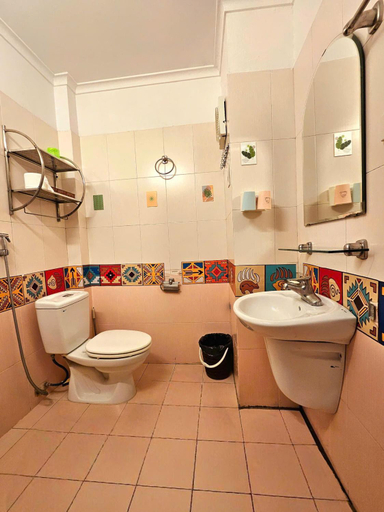 Bathroom 3, Rainbow HomeStay - No 8 Alley 18B Tong Dan, Hoàn Kiếm