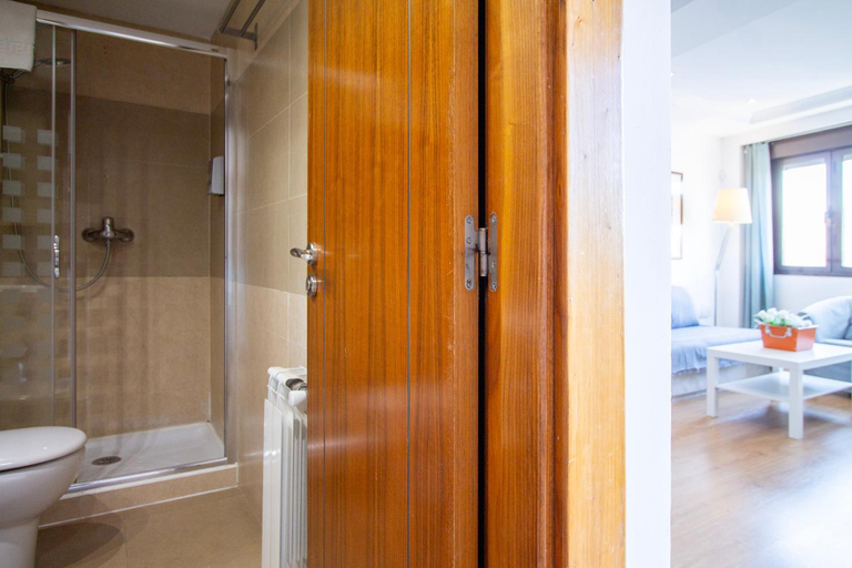 Others 4, Apartamentos Adelfas, Madrid