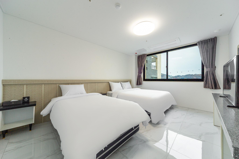 Bedroom 3, Yeosu Hotel (SOO), Yeosu