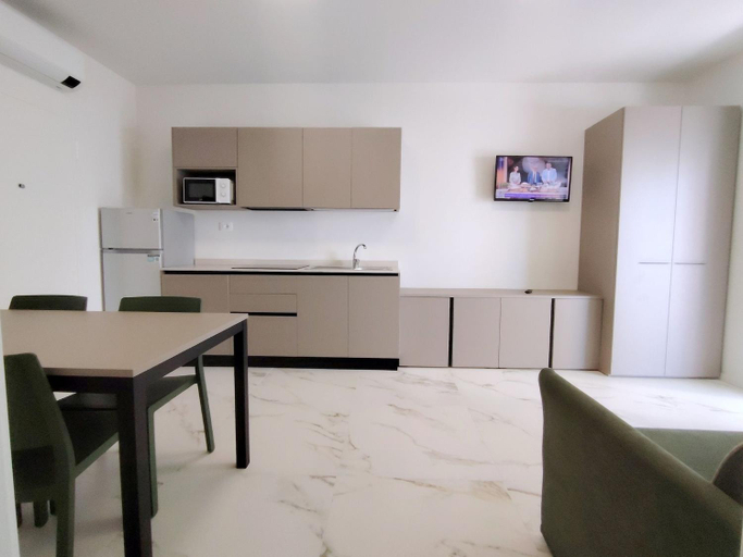 Kitchen 4, Modernly renovated apartment with balcony in Bibione, Venezia