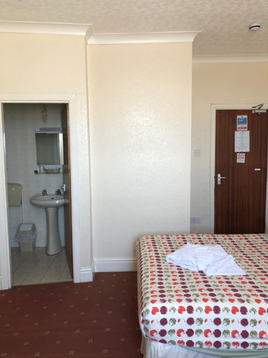 Bedroom 2, Hotel Athol Blackpool, Blackpool