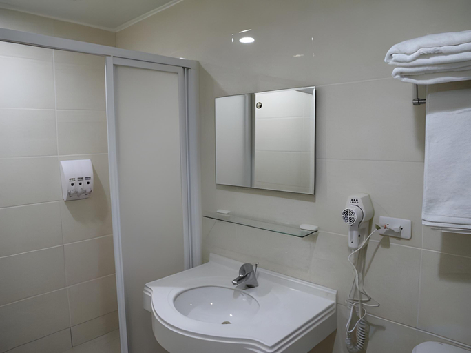 Bathroom, Well Live Hotel, Yulin