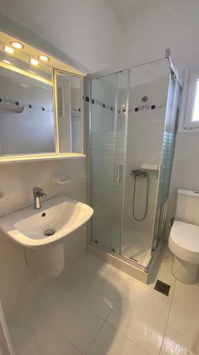 Bathroom 3, Mare Monte, South Aegean