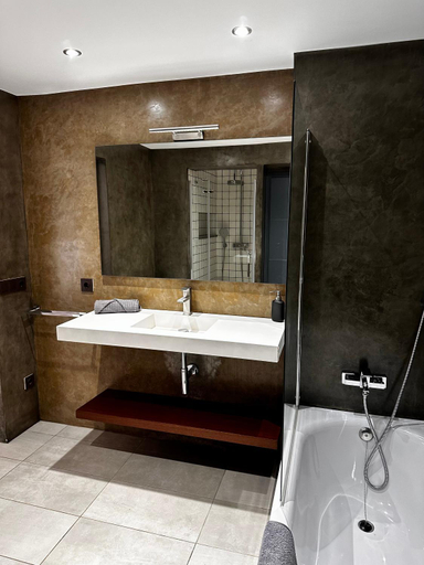 Bathroom 3, Casa Maju - Private pool with mountain views, Girona