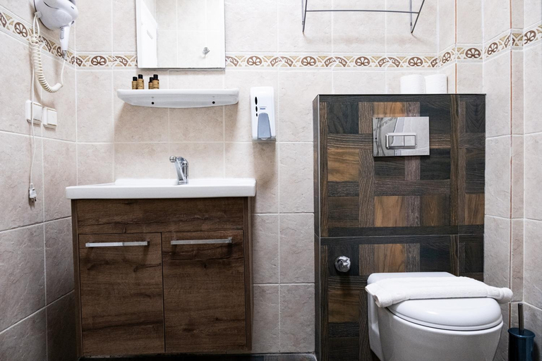 Bathroom 3, Mauna Hotel, Bozcaada