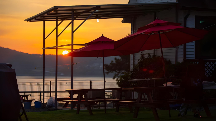 Food & Drinks, Anmyeondo Red Pension B, Taean