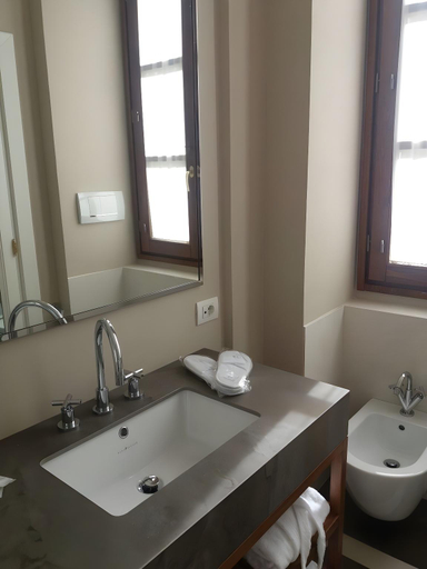 Bathroom 5, Hotel Villa Gabriele D'Annunzio, Florence