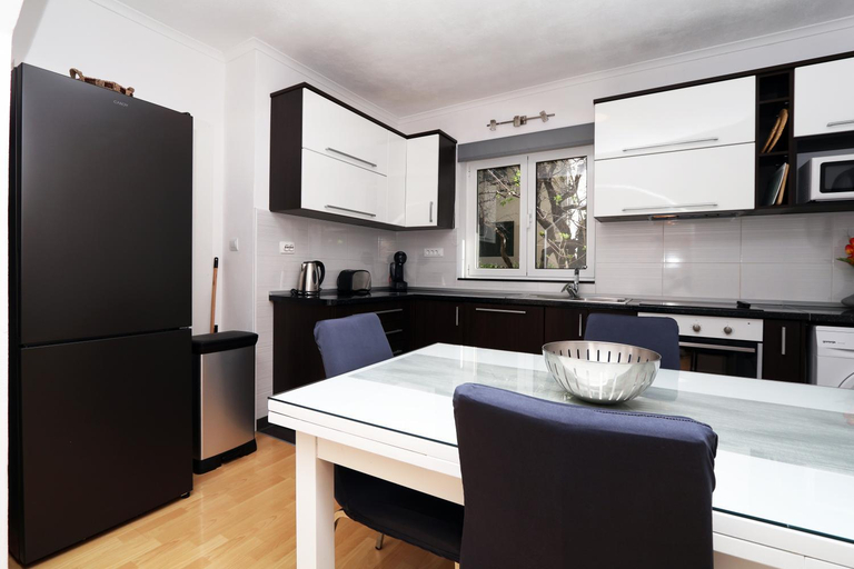 Others 5, Apartments Lada, Makarska