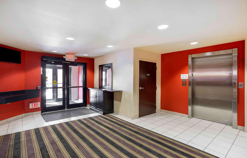 Public Area 2, Extended Stay America Suites - Somerset - Franklin, Somerset