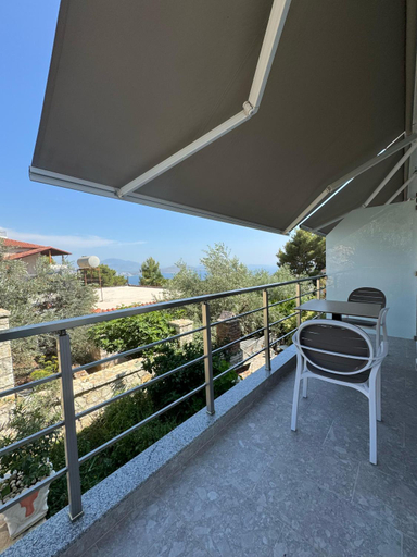 Others 2, Adem Hillcrest Apartments, Sarandës