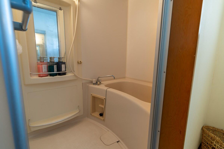 Bathroom 2, 301号室貸切!2DK/京成佐倉駅徒歩3分・電車成田空港20分・京成上野直結!厨房/風呂/畳/4名, Sakura
