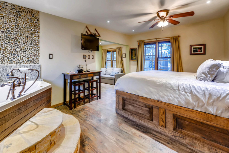 Bedroom 2, CLIFF HOUSE LODGE BED AND BREAKFAST - ADULT ONLY, Jefferson