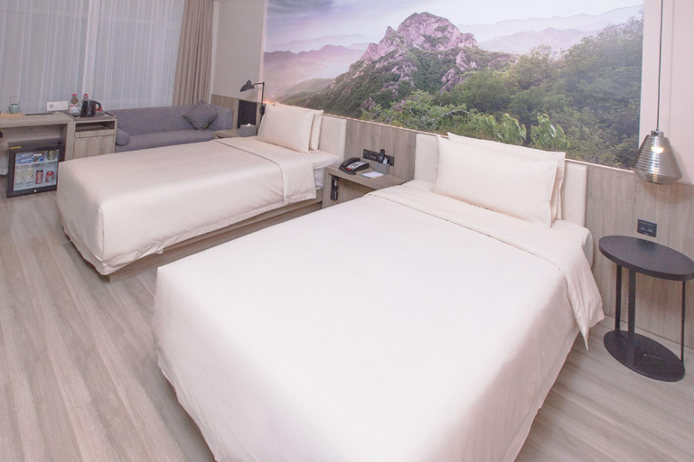Bedroom 2, Atour Hotel Qinhuangdao Railway Station Yingbin Road, Qinhuangdao