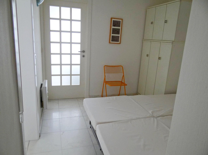 Bedroom 2, Apartment in Nieuwpoort with terrace, West-Vlaanderen