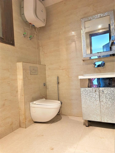 Bathroom 4, Hotel Le Heritage @ Nizamuddin Railway Station, Delhi