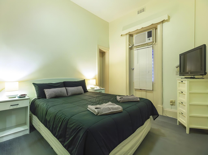 Bedroom 3, Grand Tasman Hotel, Port Lincoln