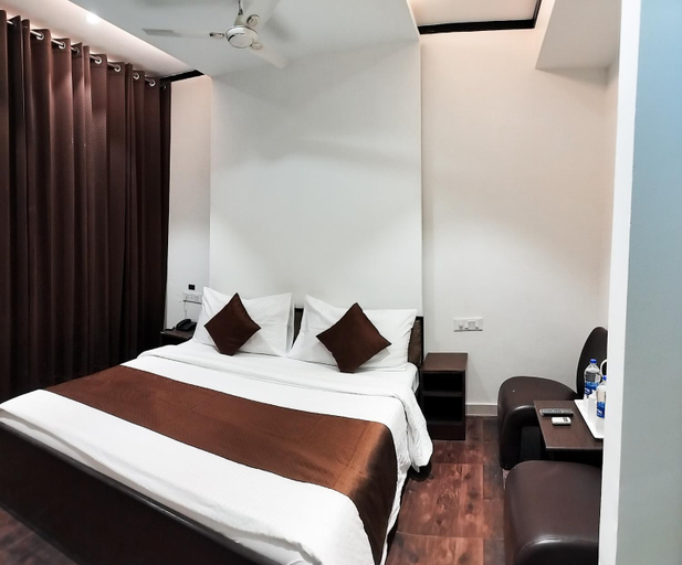Bedroom 2, THE WIND CROSS HOTEL, Panchkula