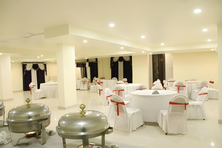 Food & Drinks, The Grand Orion, Lucknow