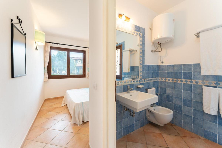 Bathroom 3, Relaxing Residence Baia dei Mirti B4 1 Bedroom Apartment Sleeps 4 -Bilo-4, Olbia-Tempio