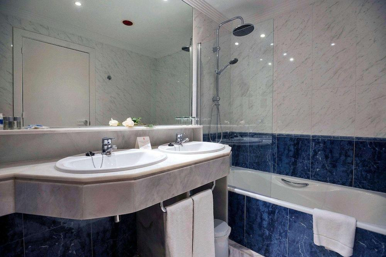 Bathroom 4, Life Apartments Costa Ballena, Cádiz