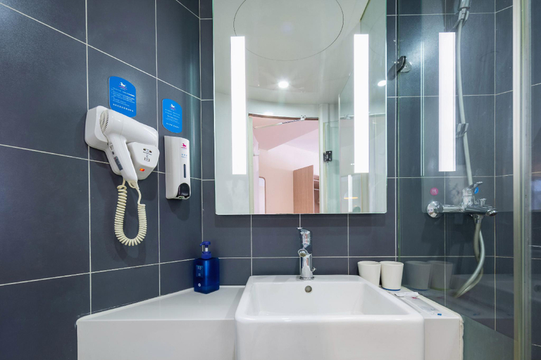 Bathroom 3, Hanting Hotel Jinan Laiwu Fengcheng West Street, Laiwu