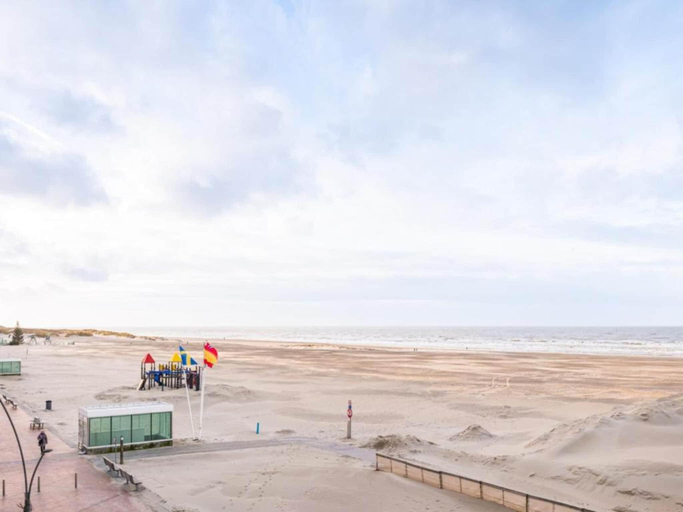Others 5, Stylish apartment with balcony, sea views, West-Vlaanderen