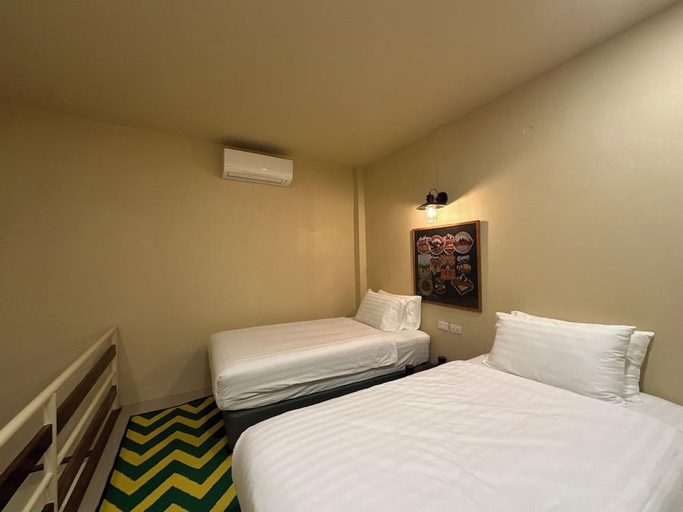 Bedroom 2, Sawasdee Lagoon Camping & Restaurant, Thai Mueang