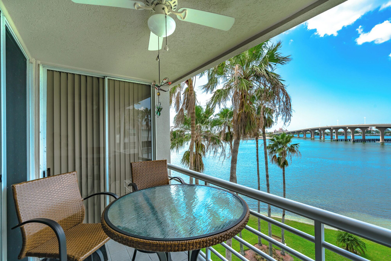 Sport & Beauty 4, Bahia Vista 9-521 by Distinctive Beach Rentals, Pinellas