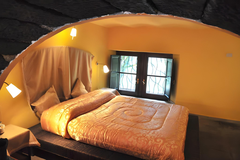 Bedroom 3, Casale Romano Resort, Messina