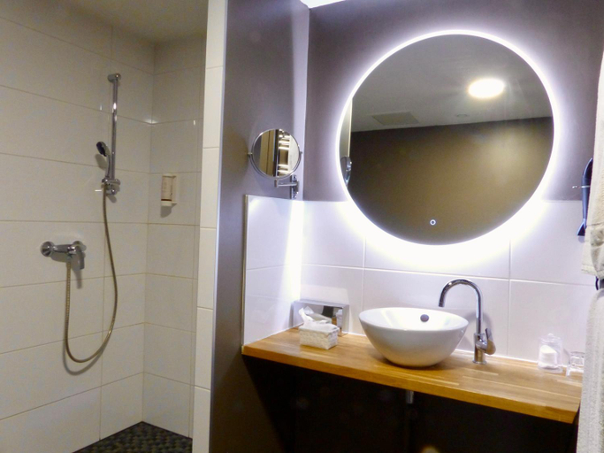 Bathroom 3, Seclin Appartements, Nord
