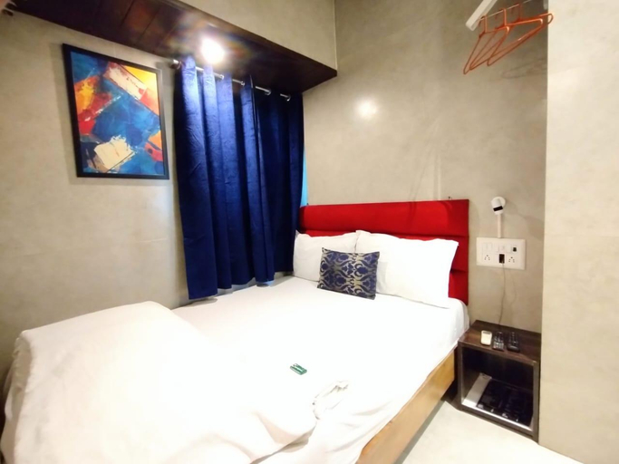 Bedroom 2, Hotel Eros - Near Airport T2, Mumbai Suburban