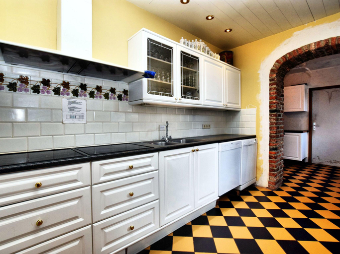 Others 4, Stylish Stay with Sauna, Namur
