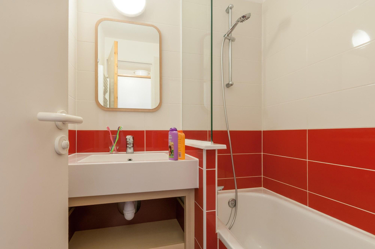 Bathroom 4, Residence Pierre & Vacances Saskia Falaise, Haute-Savoie