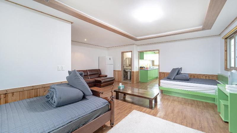 Bedroom 2, Gyeongju Bomunchae Pension, Gyeongju