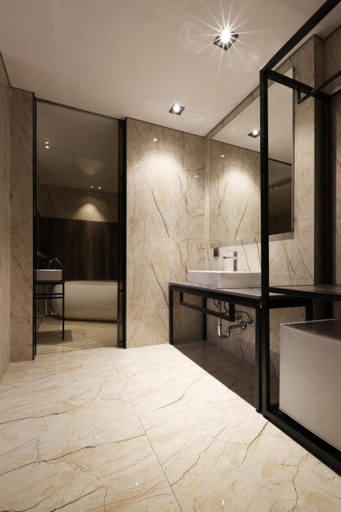 Others 5, Hotel CL, Guri