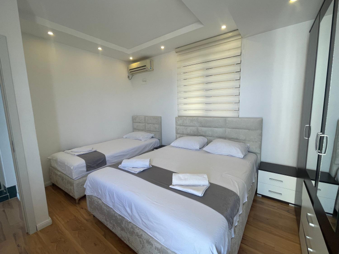 3, Days Inn Apartments