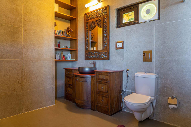 Bathroom 3, StayVista at Scenic Solitude, Nainital