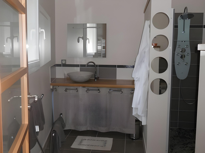 Bathroom 4, Au Saint-Amand, Haute-Marne