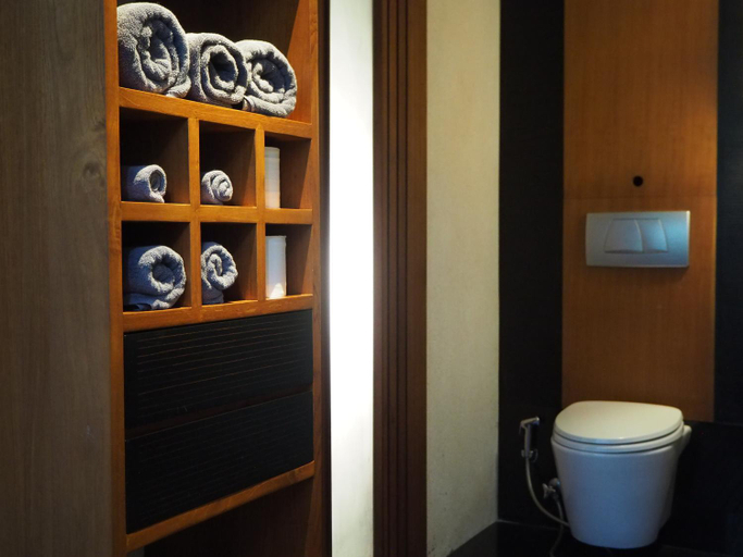 Bathroom 3, Pronoia Beach Resort, Badung